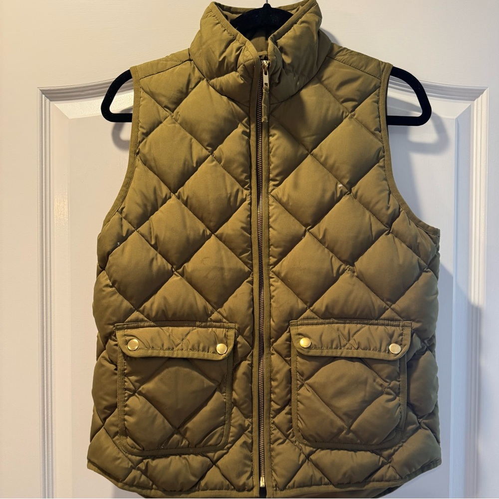 J CREW puffer vest in Green size S